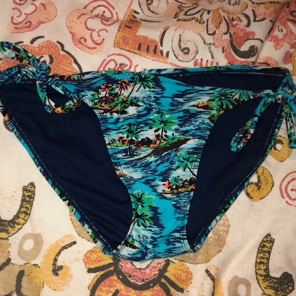 Bikini bottom